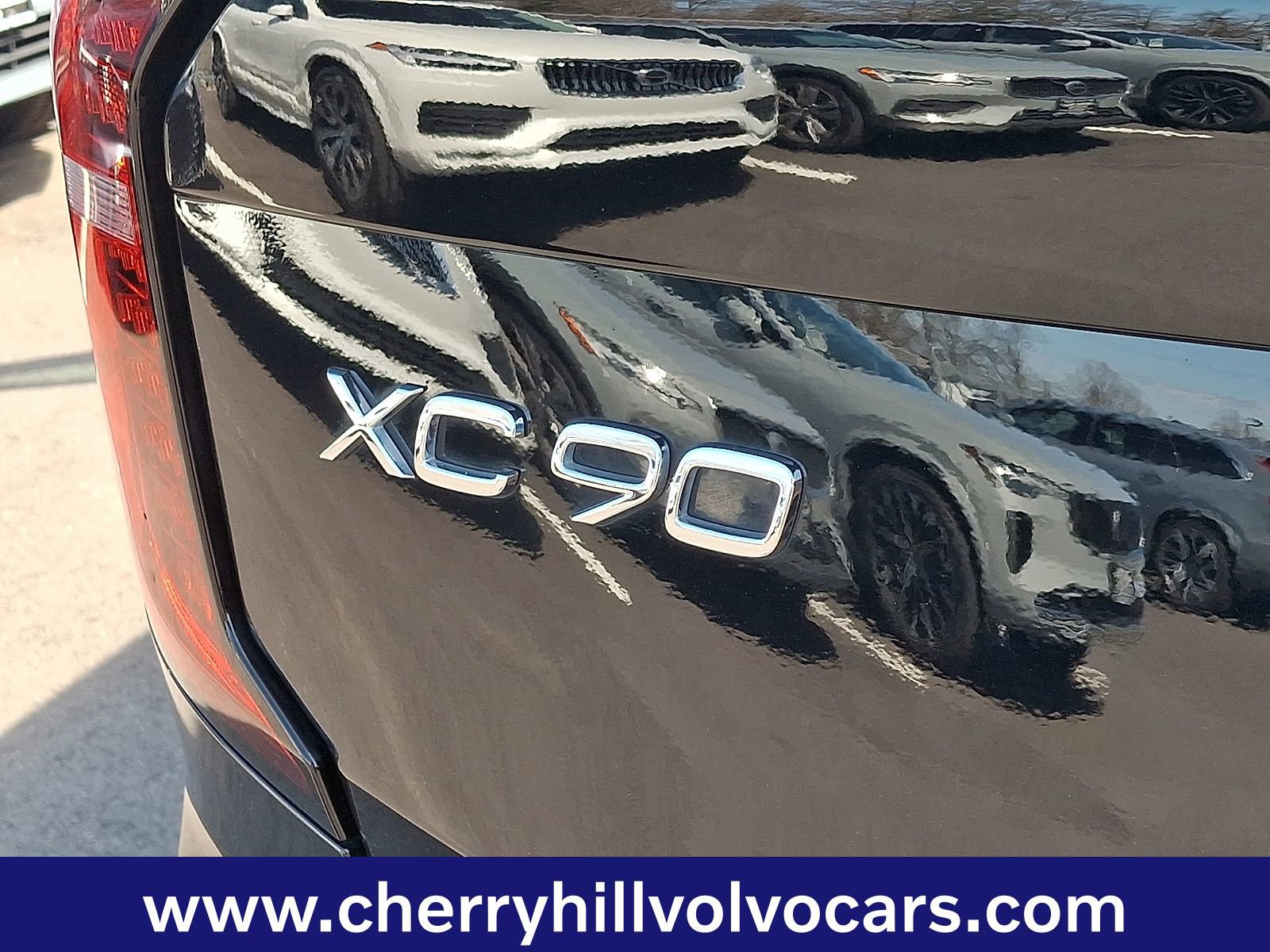 Certified 2025 Volvo XC90 B6 Core image 31