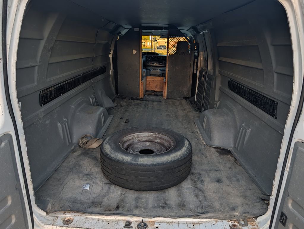 Used 2012 Ford E-350 and Econoline 350 Extended Super Duty w/ Commercial Cargo Van Pkg RWD image 19