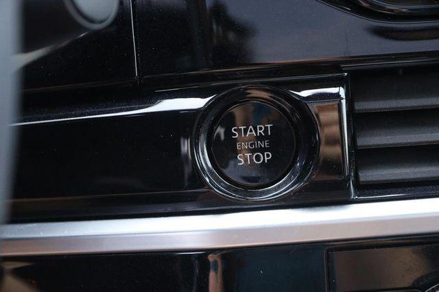 Used 2025 Nissan Pathfinder SL w/ SL Premium Package image 17