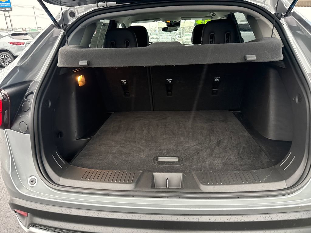 Used 2025 Chevrolet Trax LT w/ LT Convenience Package image 26