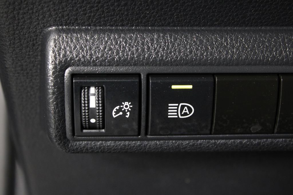 Used 2022 Toyota Corolla LE image 22