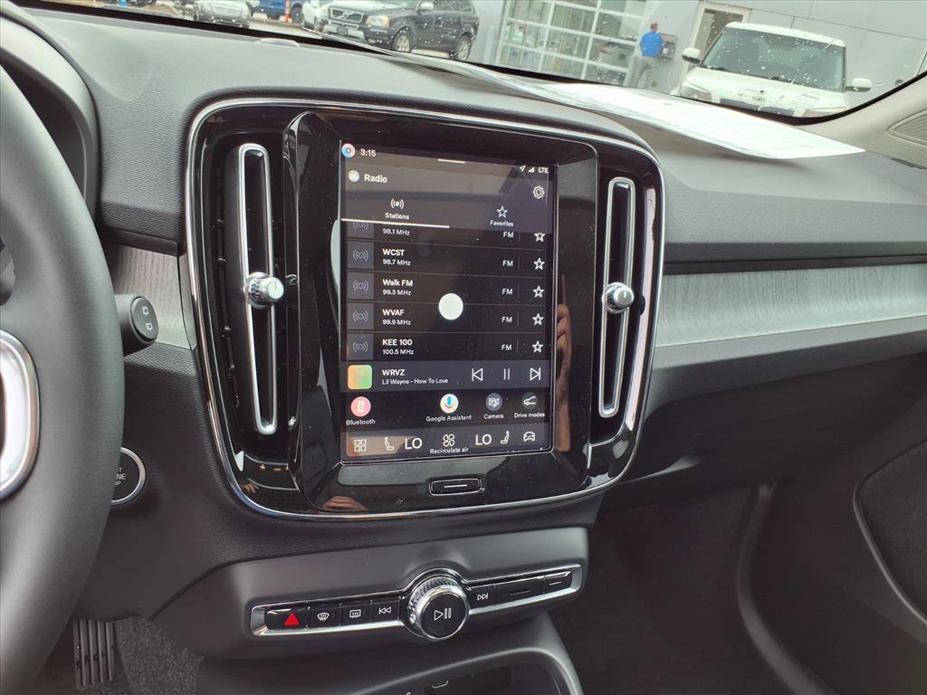 New 2026 Volvo XC40 B4 Core w/ Protection Package Premier FWD image 20