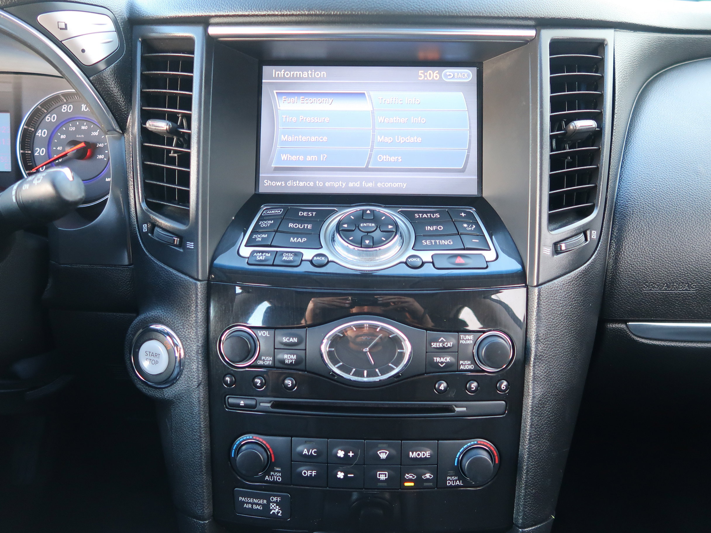 Used 2010 INFINITI FX35 2WD w/ Navigation Pkg image 16