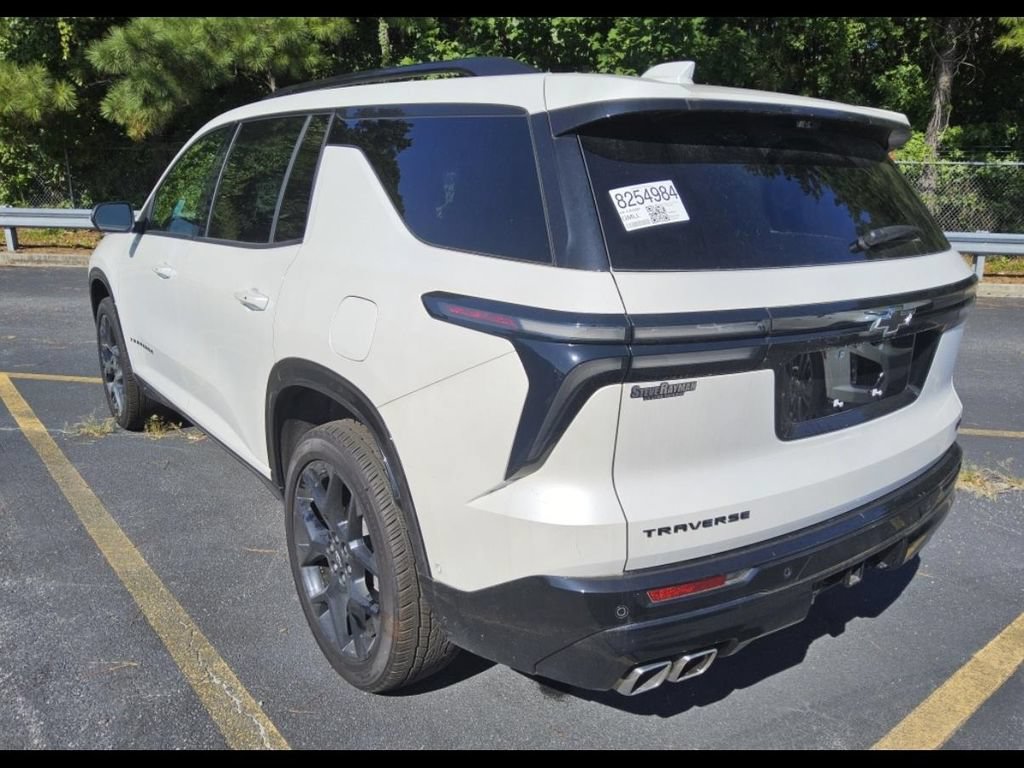 Used 2024 Chevrolet Traverse RS FWD image 7