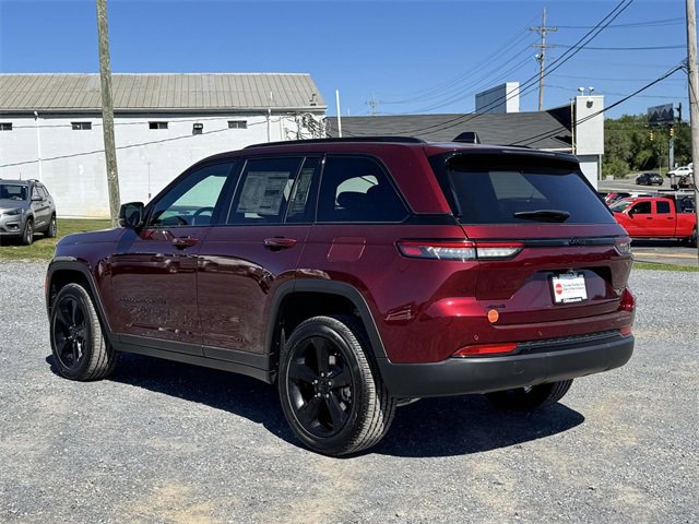 New 2025 Jeep Grand Cherokee Altitude image 21