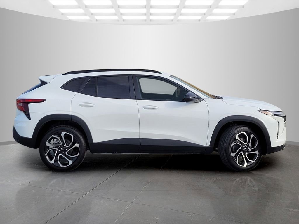 New 2026 Chevrolet Trax RS w/ Driver Confidence Package FWD image 3