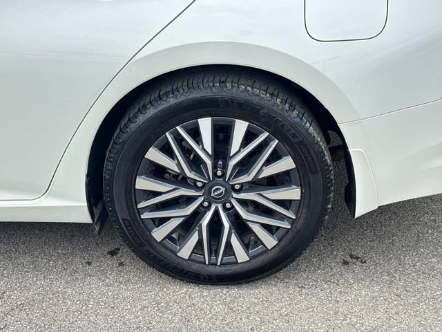 Used 2024 Nissan Altima 2.5 SV image 11