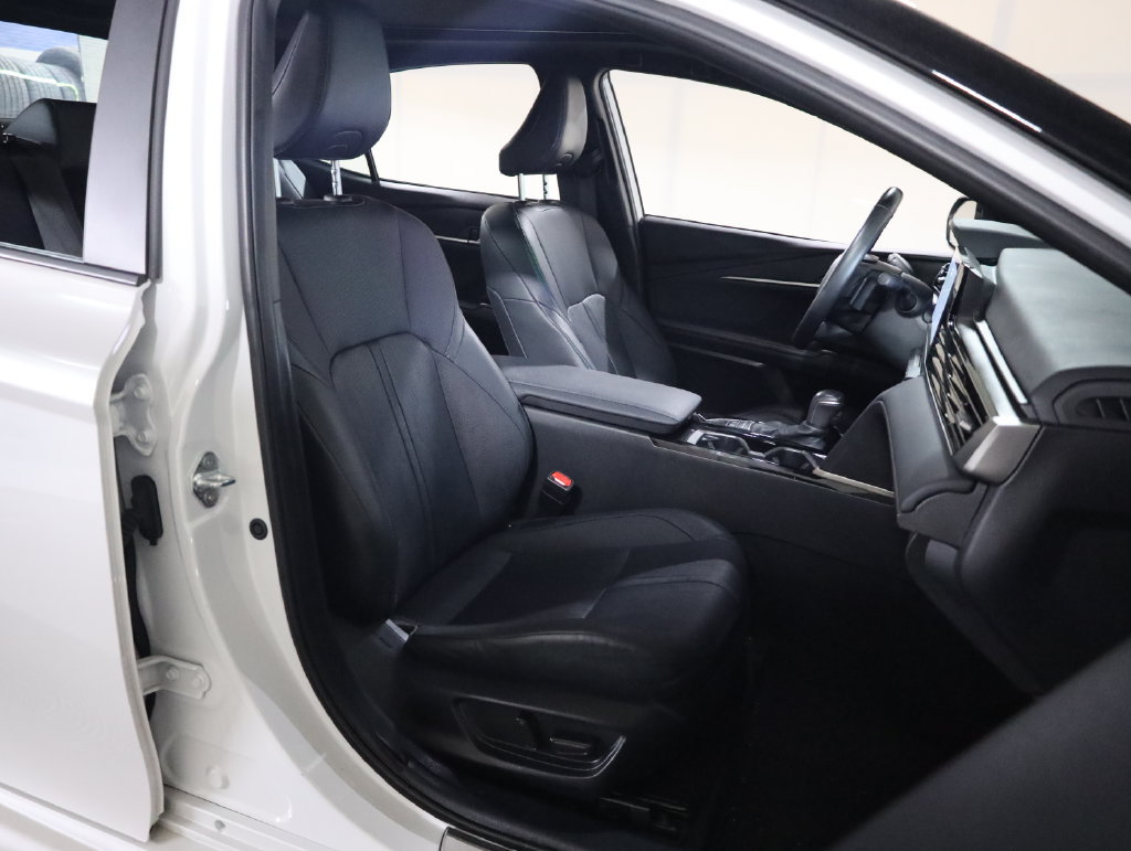Used 2025 Toyota Camry XSE FWD image 58