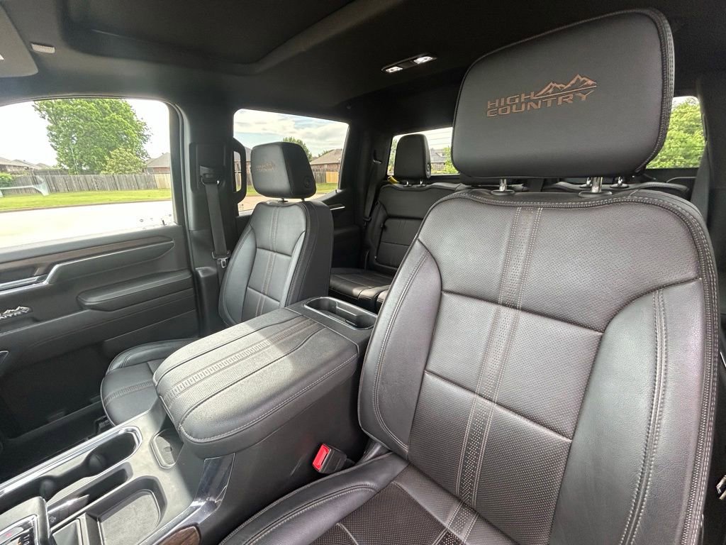 Used 2023 Chevrolet Silverado 1500 High Country w/ High Country Premium Package AWD/4WD image 9