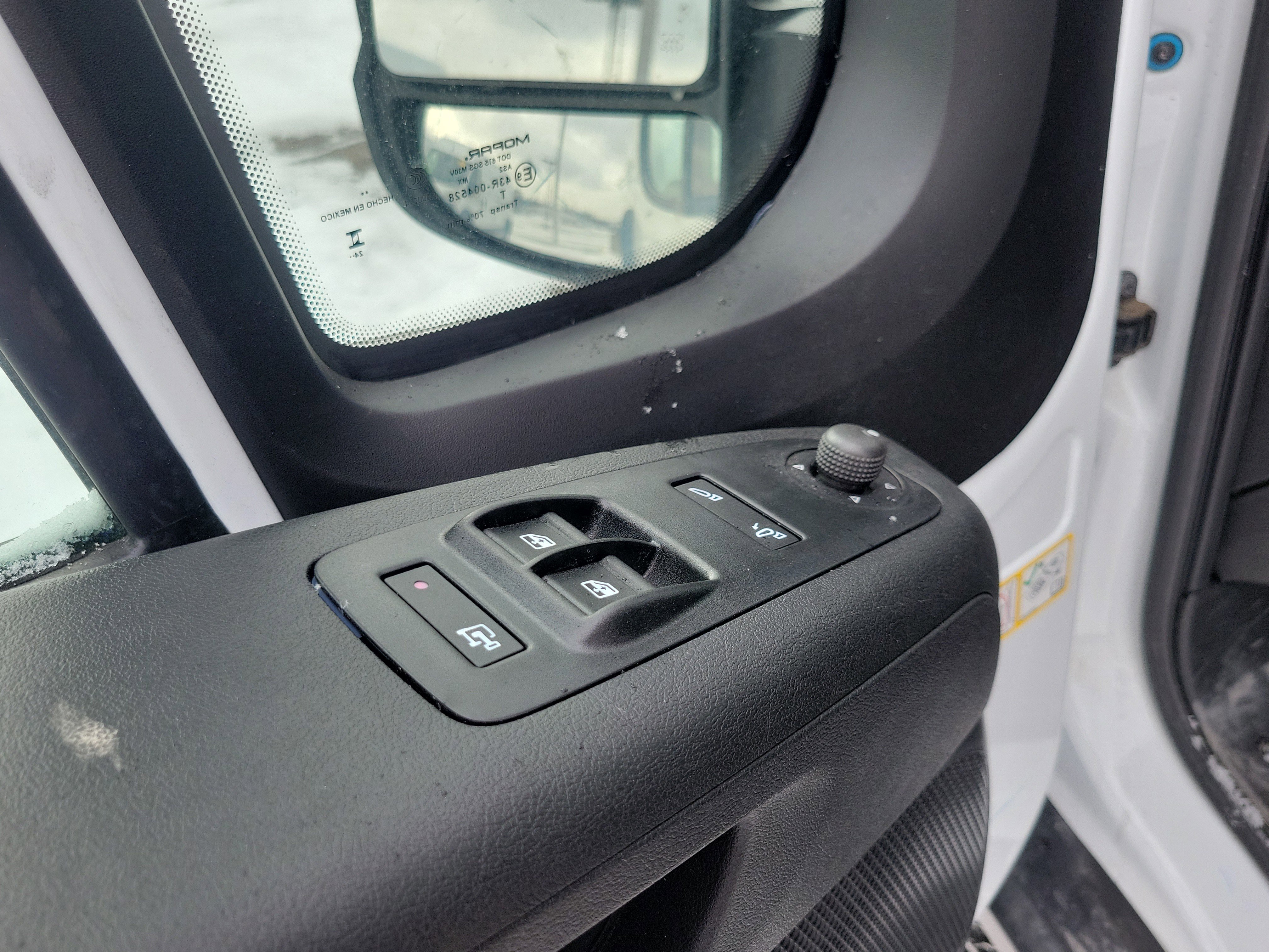 Used 2025 RAM ProMaster 3500 w/ Convenience Group image 7