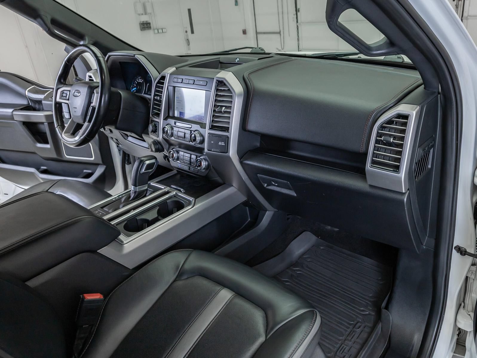 Used 2020 Ford F150 Platinum w/ Equipment Group 701A Luxury AWD/4WD image 17