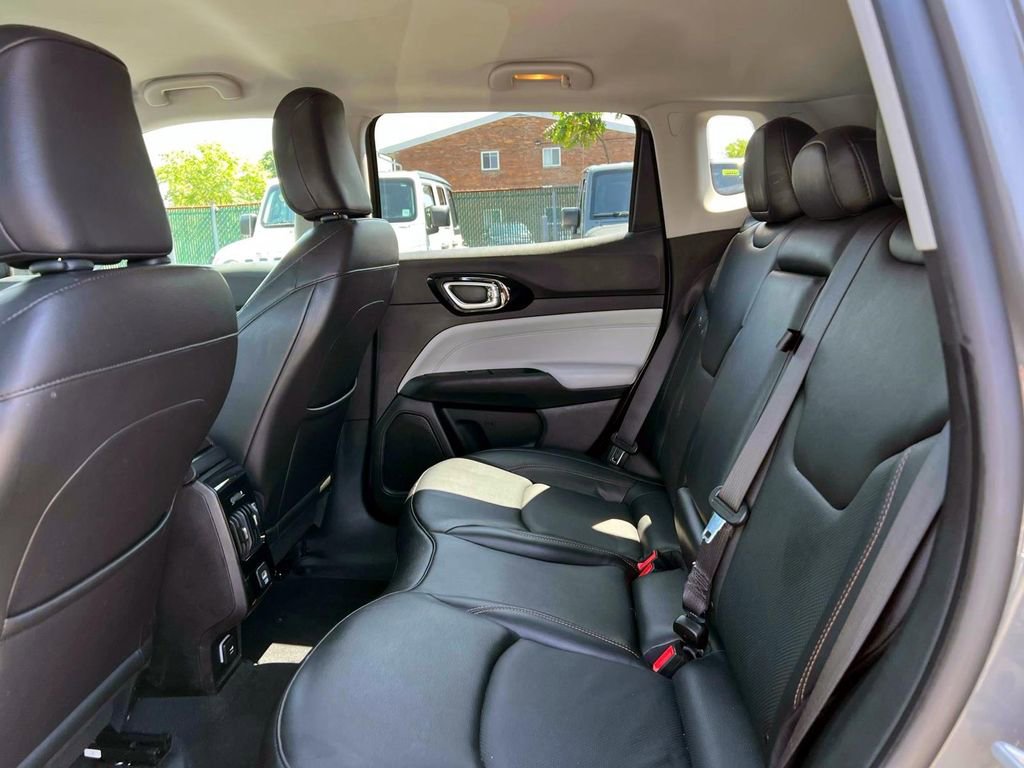 Certified 2022 Jeep Compass Limited image 7