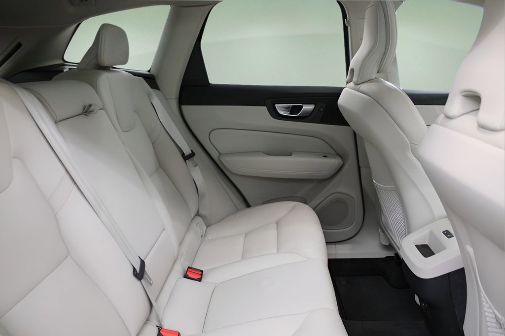 Used 2023 Volvo XC60 B5 Core w/ Climate Package AWD/4WD image 25