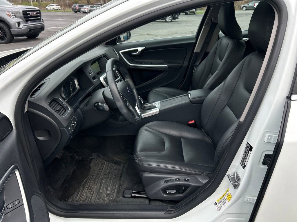 Used 2016 Volvo S60 T5 Premier w/ Convenience Package image 17
