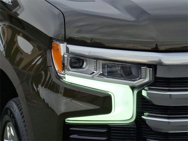 Used 2023 Chevrolet Silverado 1500 High Country image 9