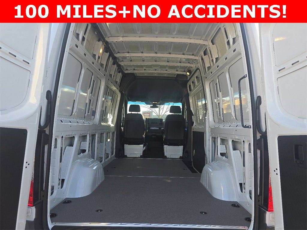 Used 2025 Mercedes-Benz Sprinter 2500 image 13