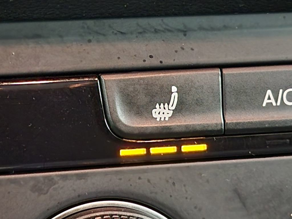 Used 2022 Volkswagen Taos S image 33