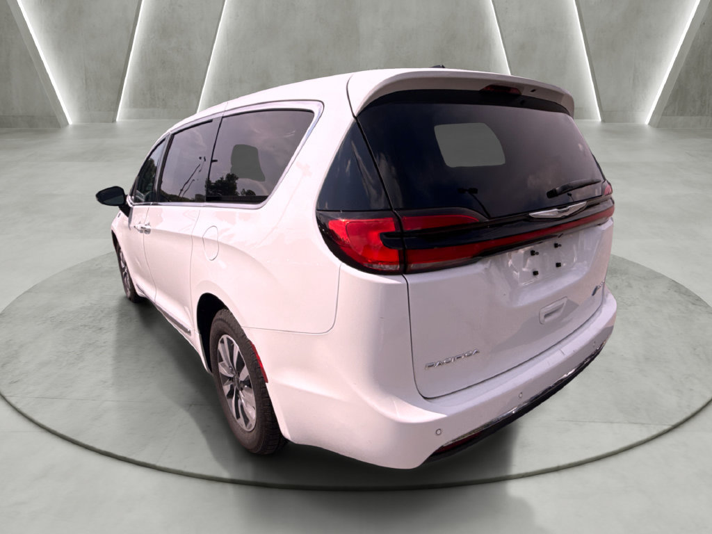 Used 2023 Chrysler Pacifica Limited FWD image 5