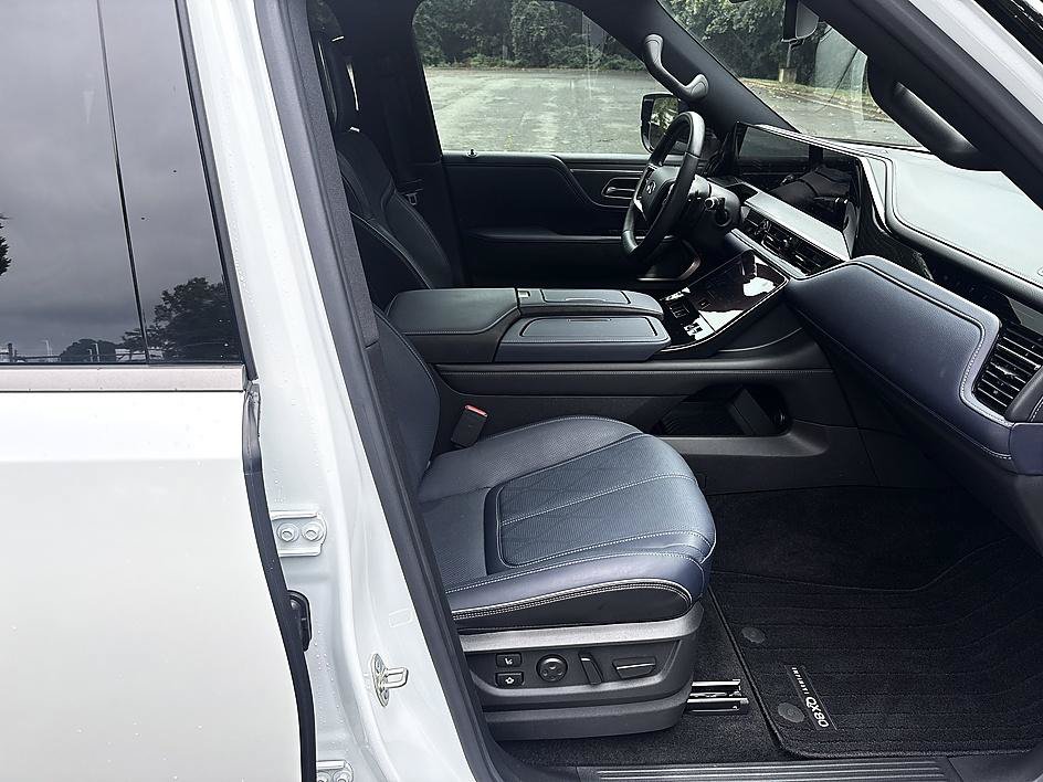 Certified 2026 INFINITI QX80 4WD w/ Sport Exterior Package image 21