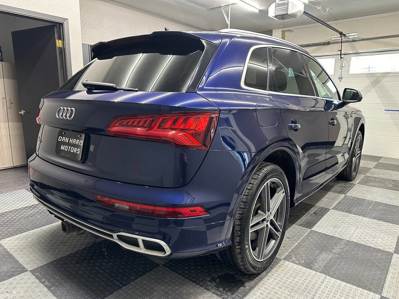 Used 2018 Audi SQ5 Premium Plus w/ Navigation Package image 8