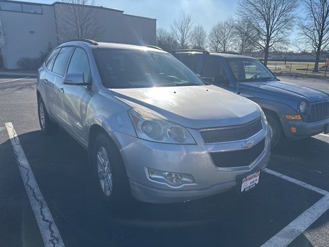 Used 2012 Chevrolet Traverse LT image 2