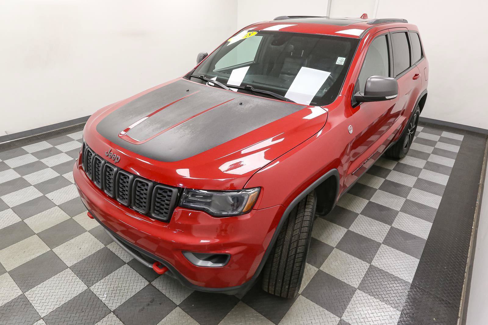 Used 2018 Jeep Grand Cherokee Trailhawk w/ Trailhawk Luxury Group AWD/4WD image 6