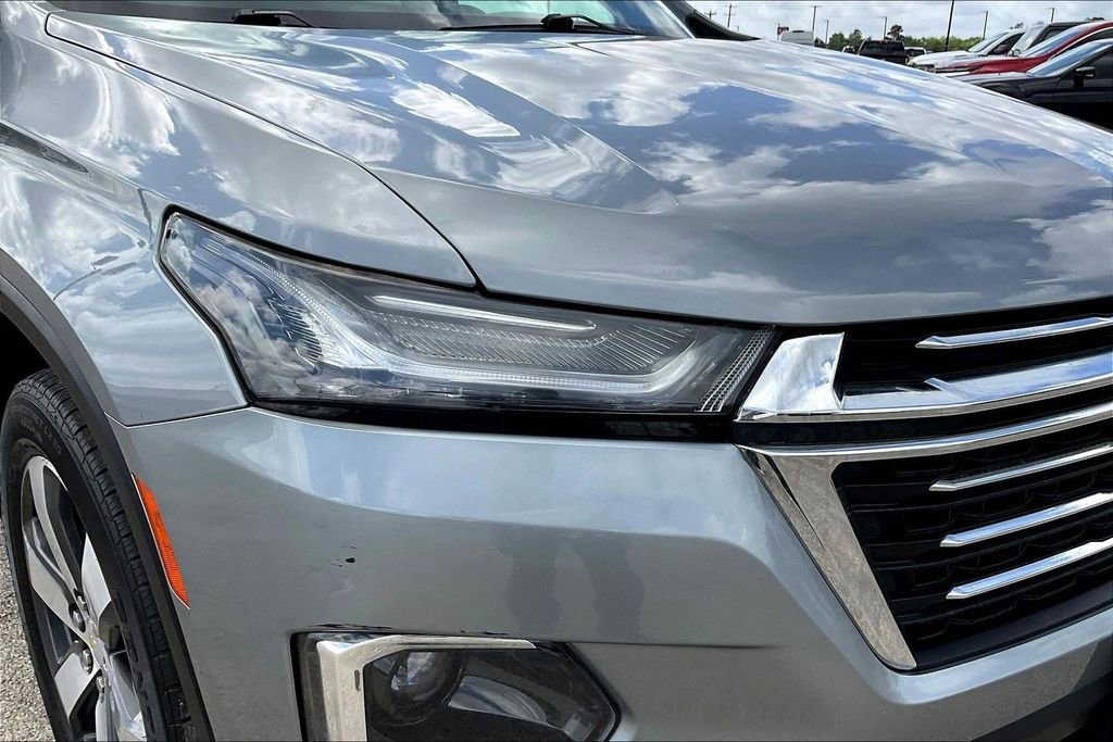 Used 2023 Chevrolet Traverse LT w/ LT Premium Package AWD/4WD image 33