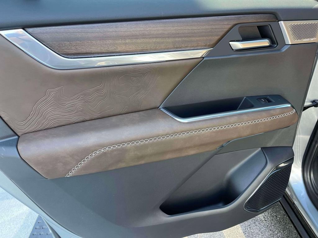 New 2026 GMC Acadia Denali Ultimate w/ LPO, Floor Liner Package image 15