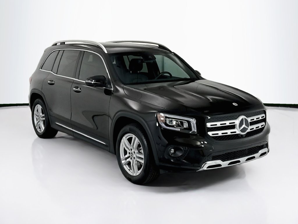 Used 2023 Mercedes-Benz GLB 250 image 3