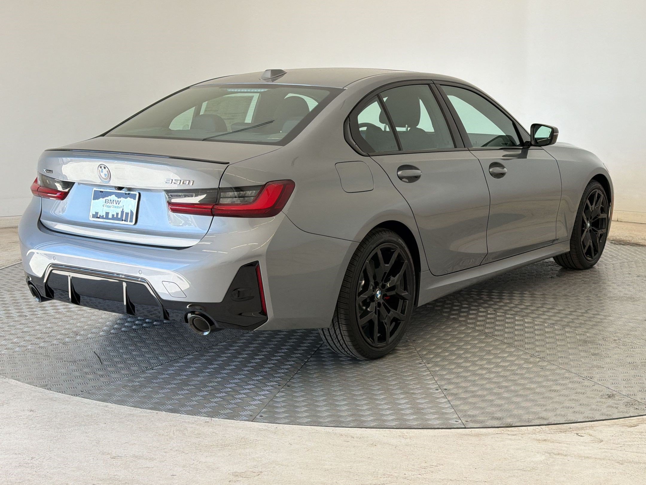 New 2026 BMW 330i xDrive Sedan w/ M Sport Package AWD/4WD image 9