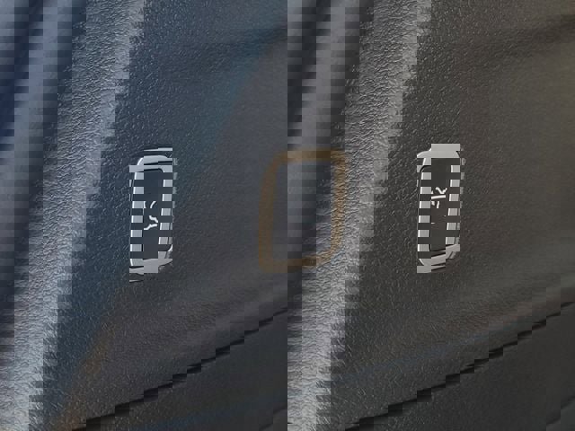 New 2026 Chrysler Pacifica Pinnacle image 9