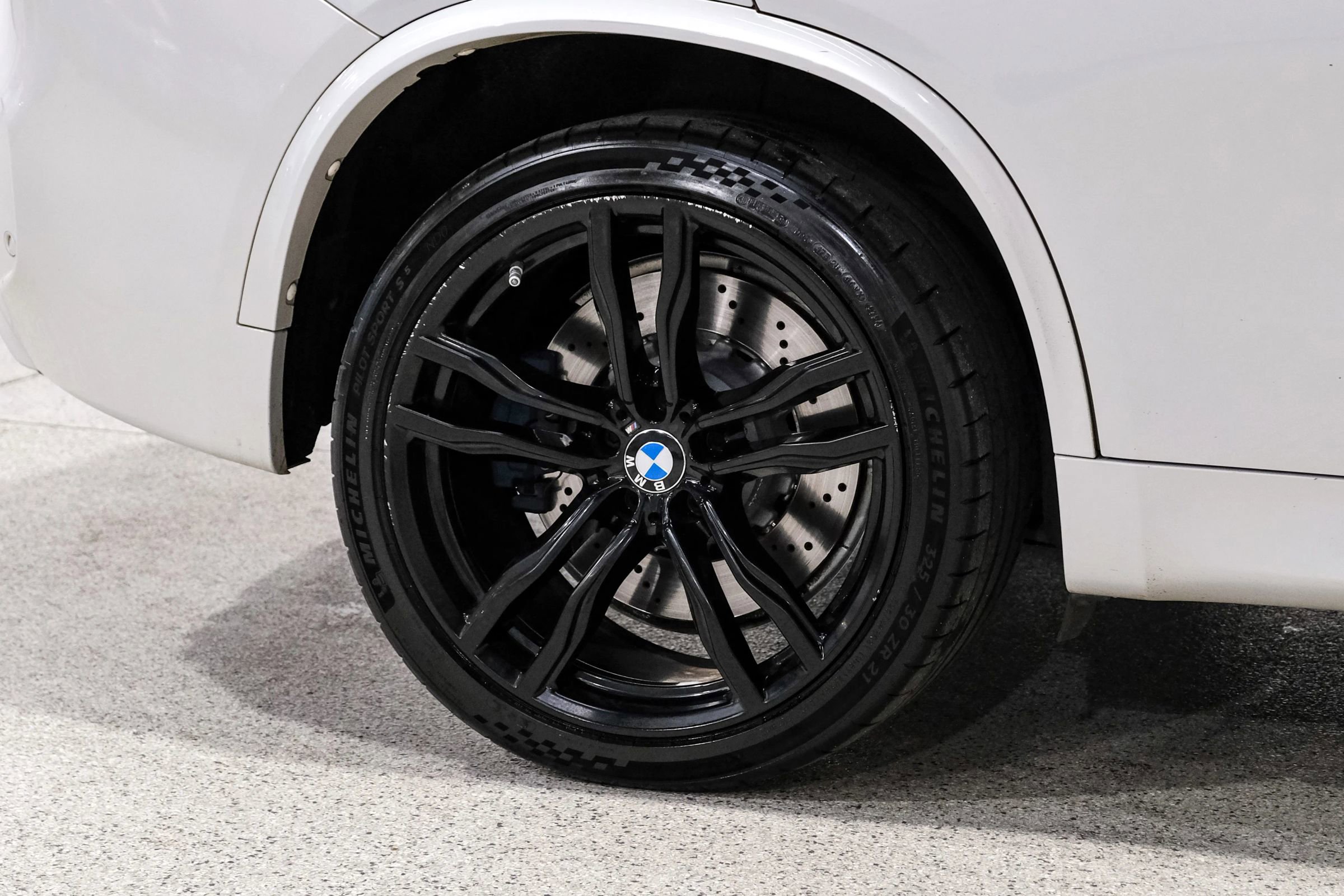 Used 2018 BMW X5 M image 58