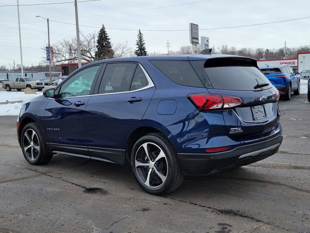 Used 2023 Chevrolet Equinox LT image 3