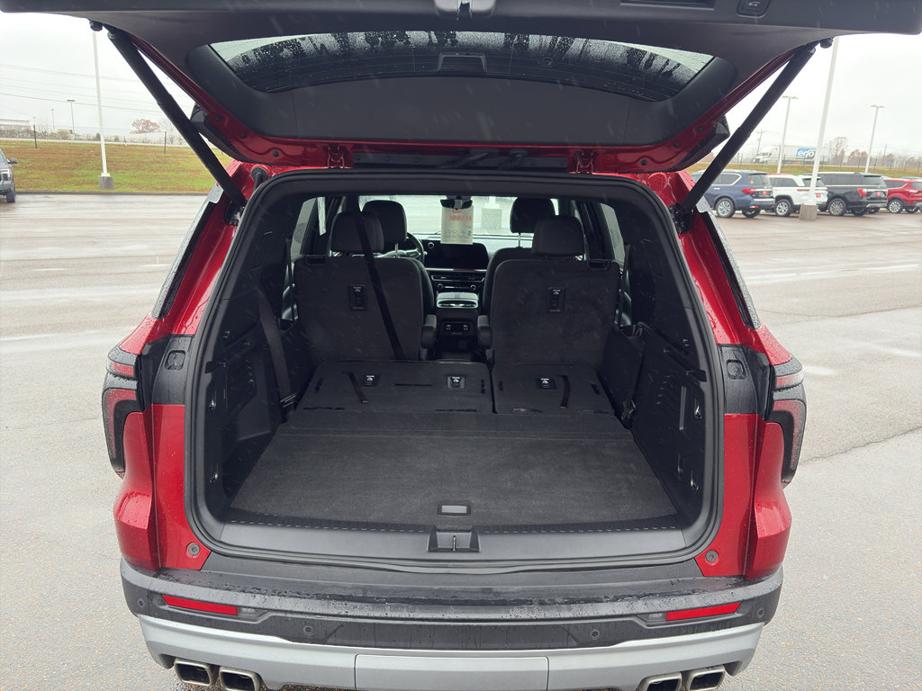 Used 2024 Chevrolet Traverse Z71 w/ Enhanced Driving Package image 10