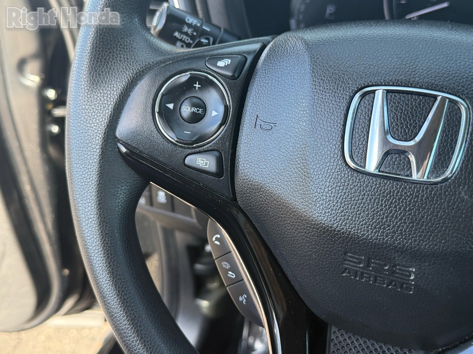Used 2022 Honda HR-V EX image 16