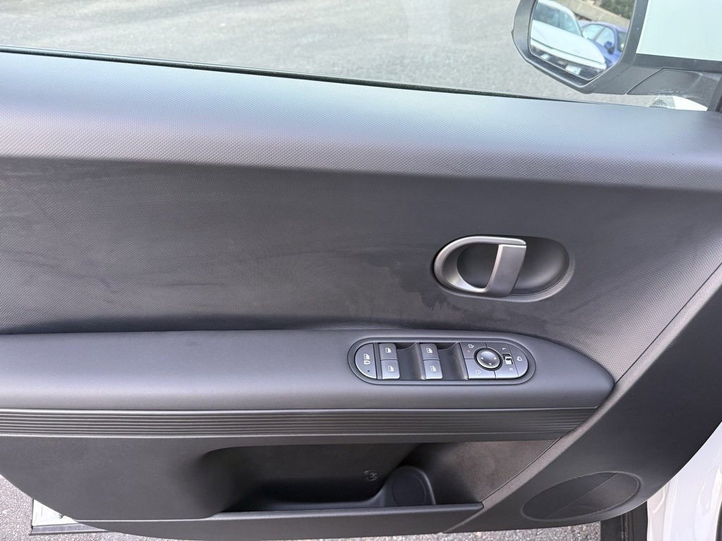 Certified 2025 Hyundai Ioniq 5 SEL image 32