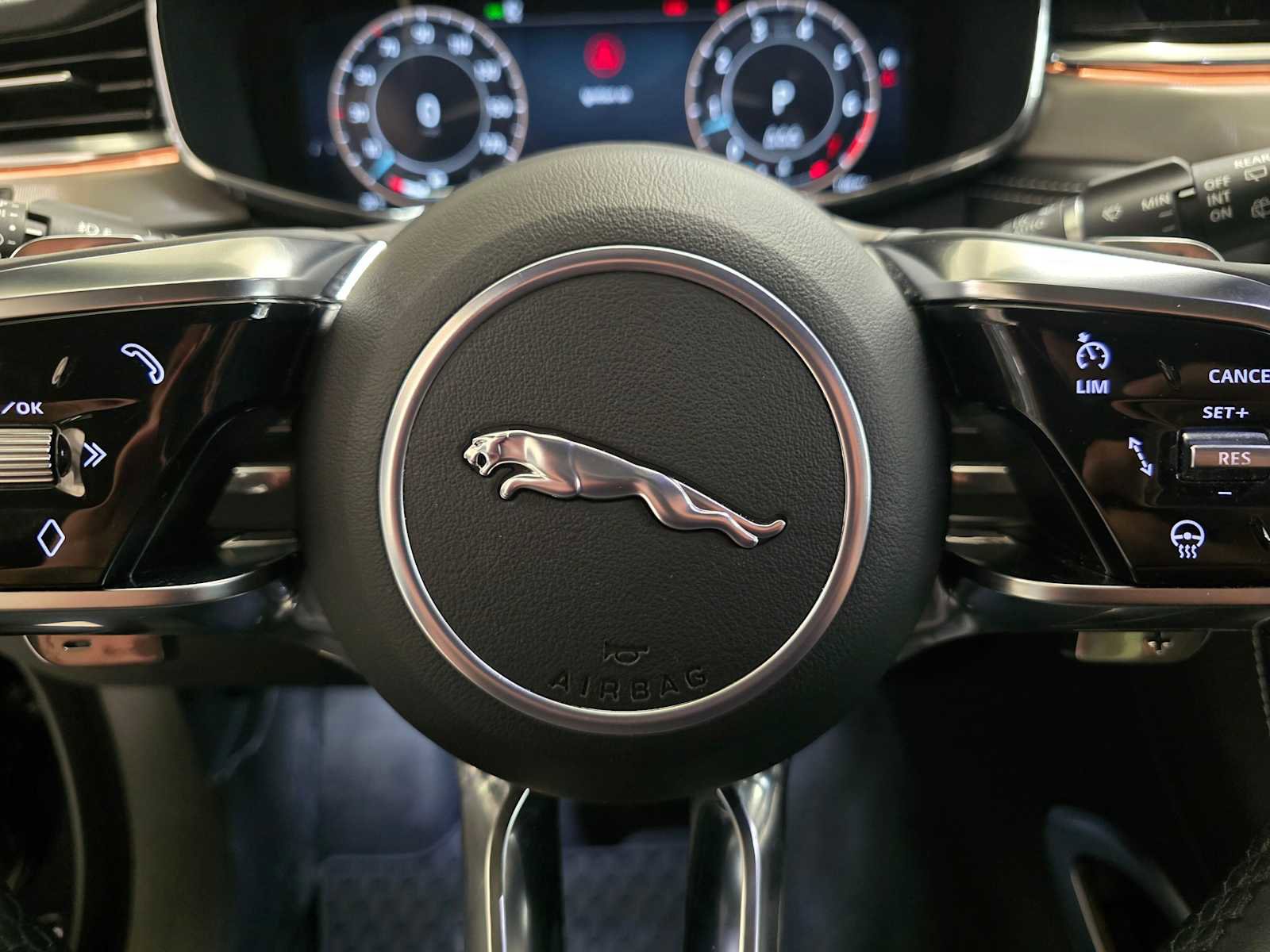 Used 2026 Jaguar F-PACE R-Dynamic S AWD/4WD image 24