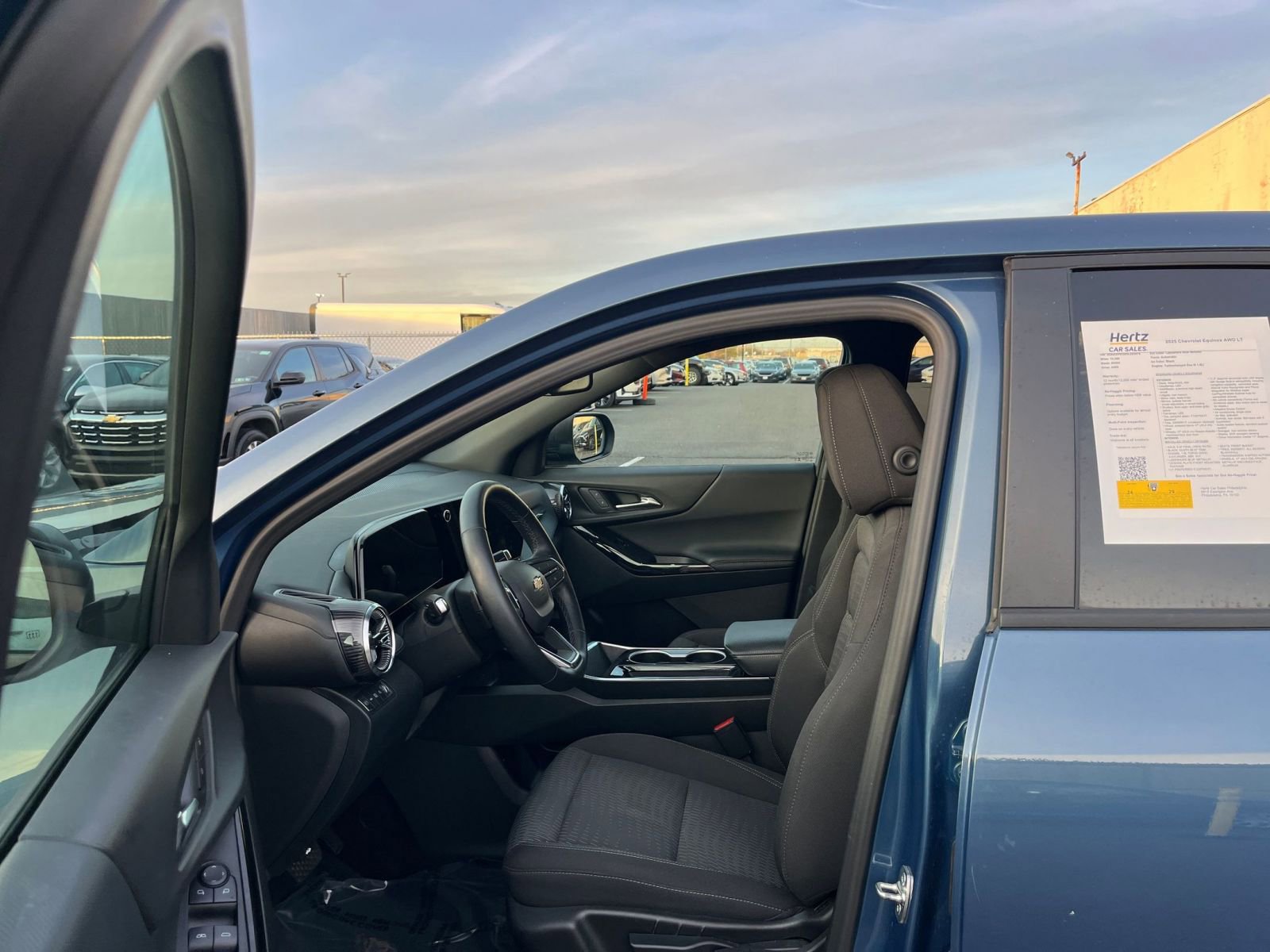 Used 2025 Chevrolet Equinox LT image 26