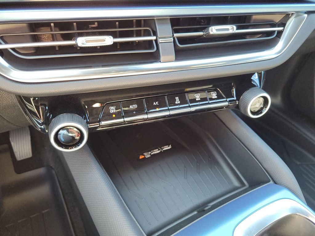 New 2026 Chevrolet Equinox EV LT image 11