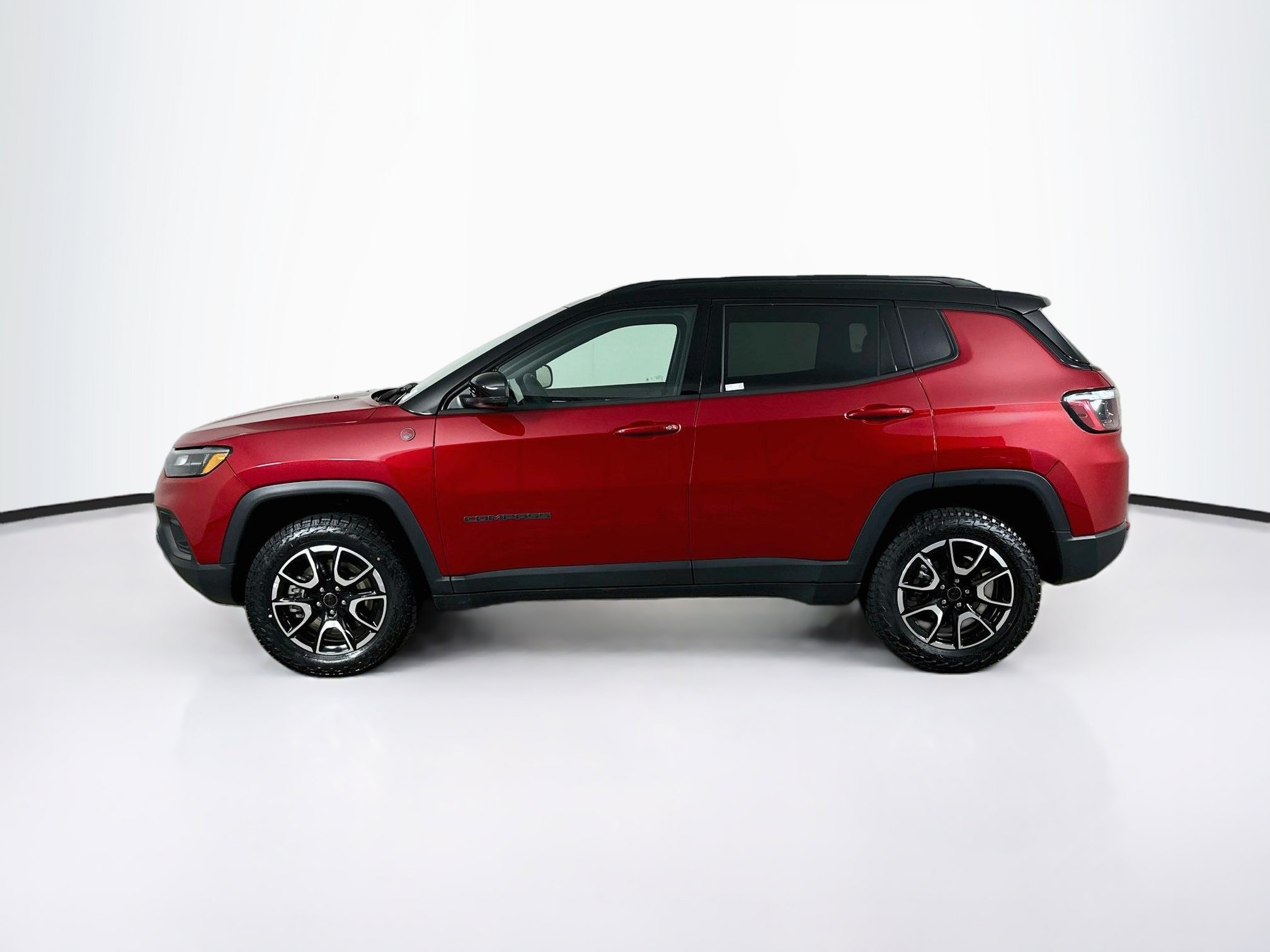 Used 2025 Jeep Compass Trailhawk AWD/4WD image 4