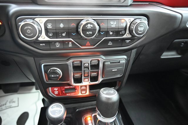 Used 2023 Jeep Wrangler Unlimited Rubicon w/ Cold Weather Group image 18