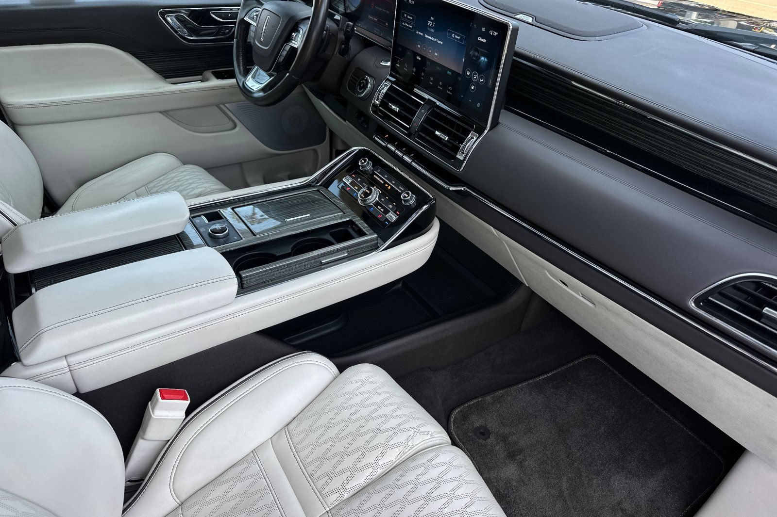Certified 2023 Lincoln Navigator L Black Label AWD/4WD image 16