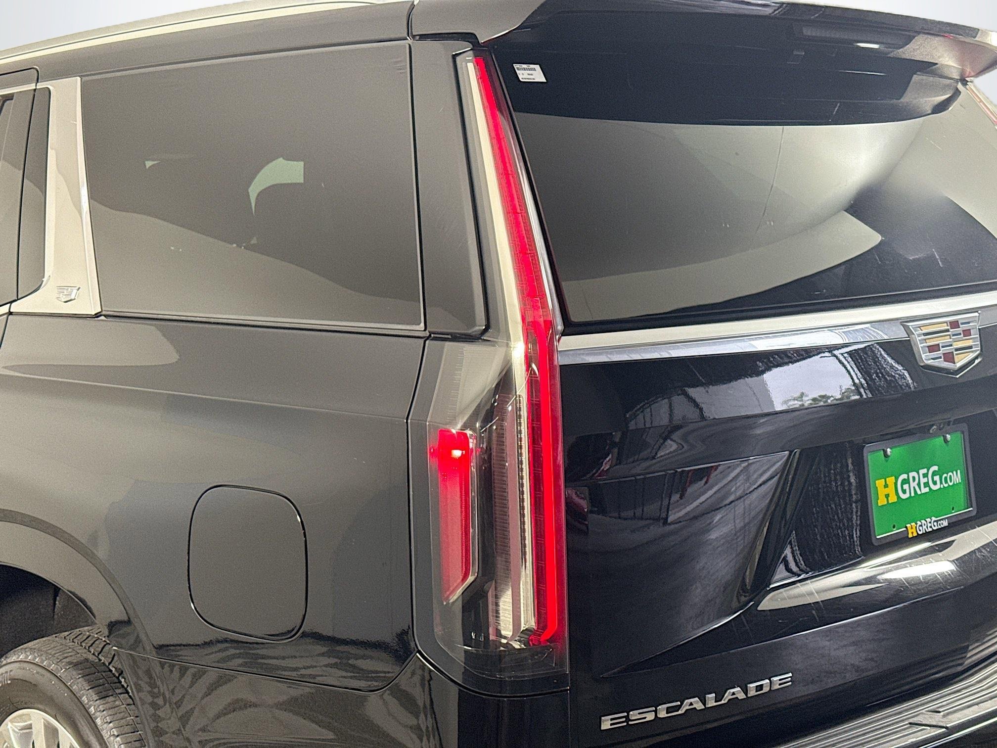 Used 2021 Cadillac Escalade Premium Luxury image 36
