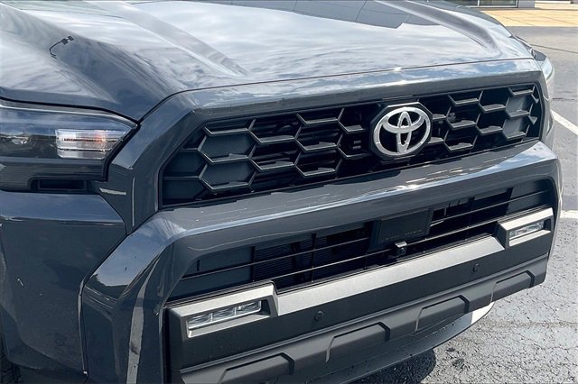Used 2025 Toyota 4Runner TRD Off-Road image 31