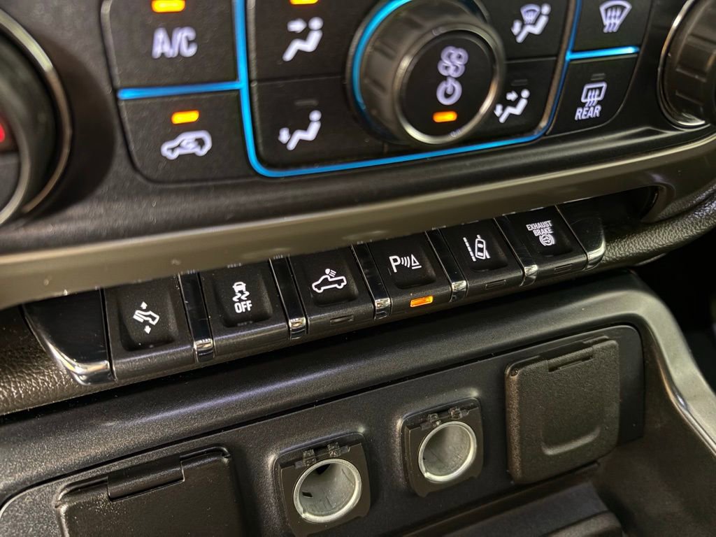 Used 2018 Chevrolet Silverado 2500 High Country w/ Duramax Plus Package image 31