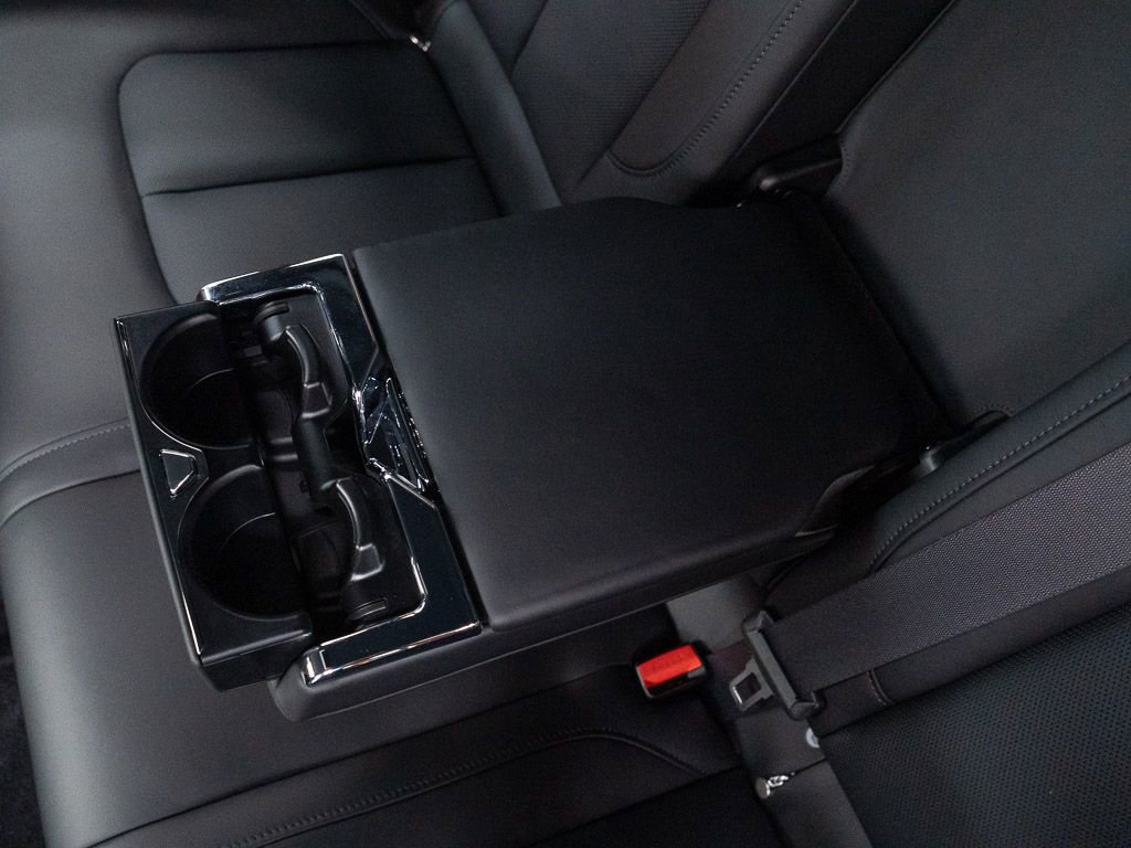 Used 2026 Rolls-Royce Cullinan AWD/4WD image 28