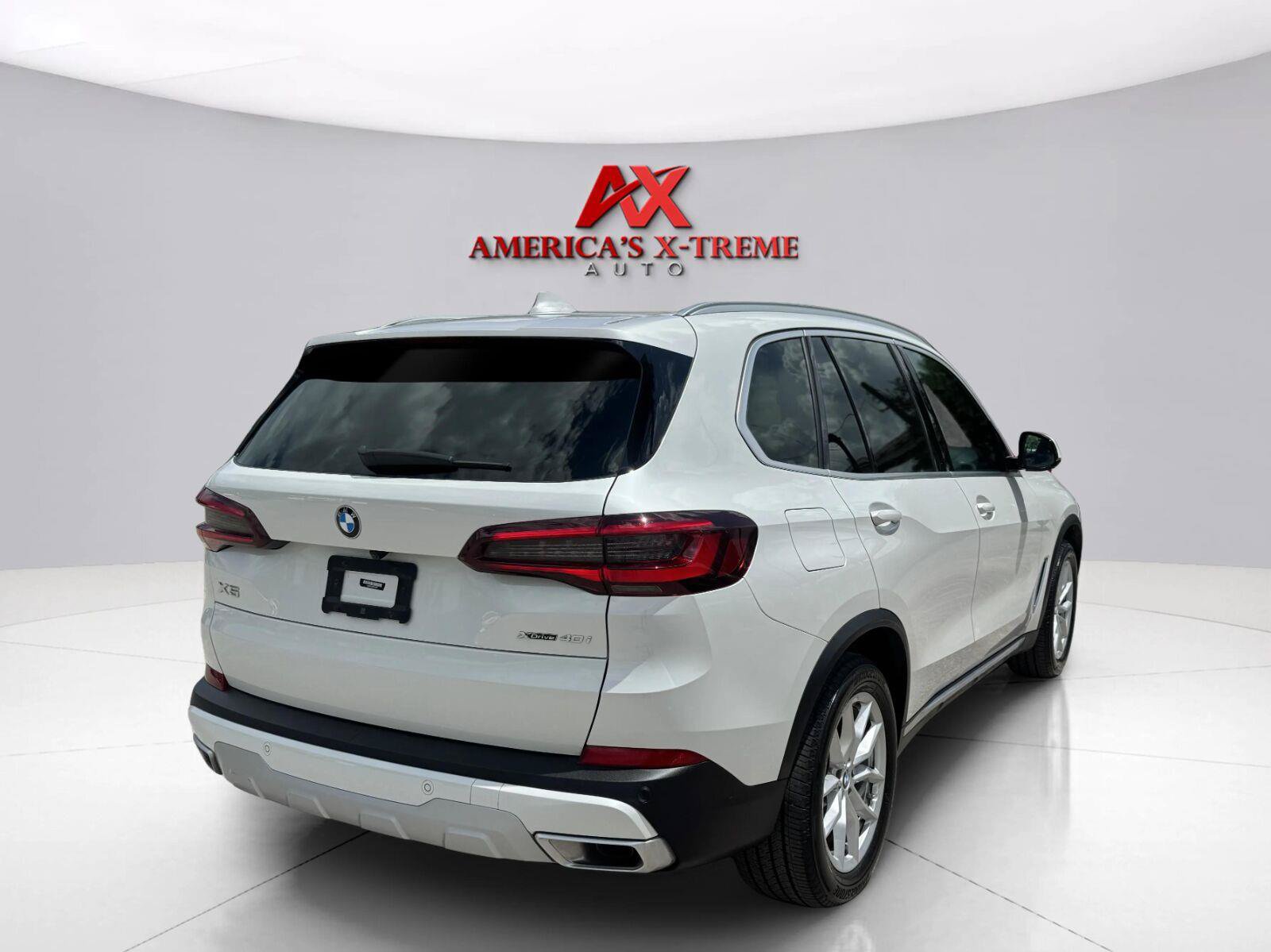 Used 2022 BMW X5 xDrive40i w/ Premium Package AWD/4WD image 6