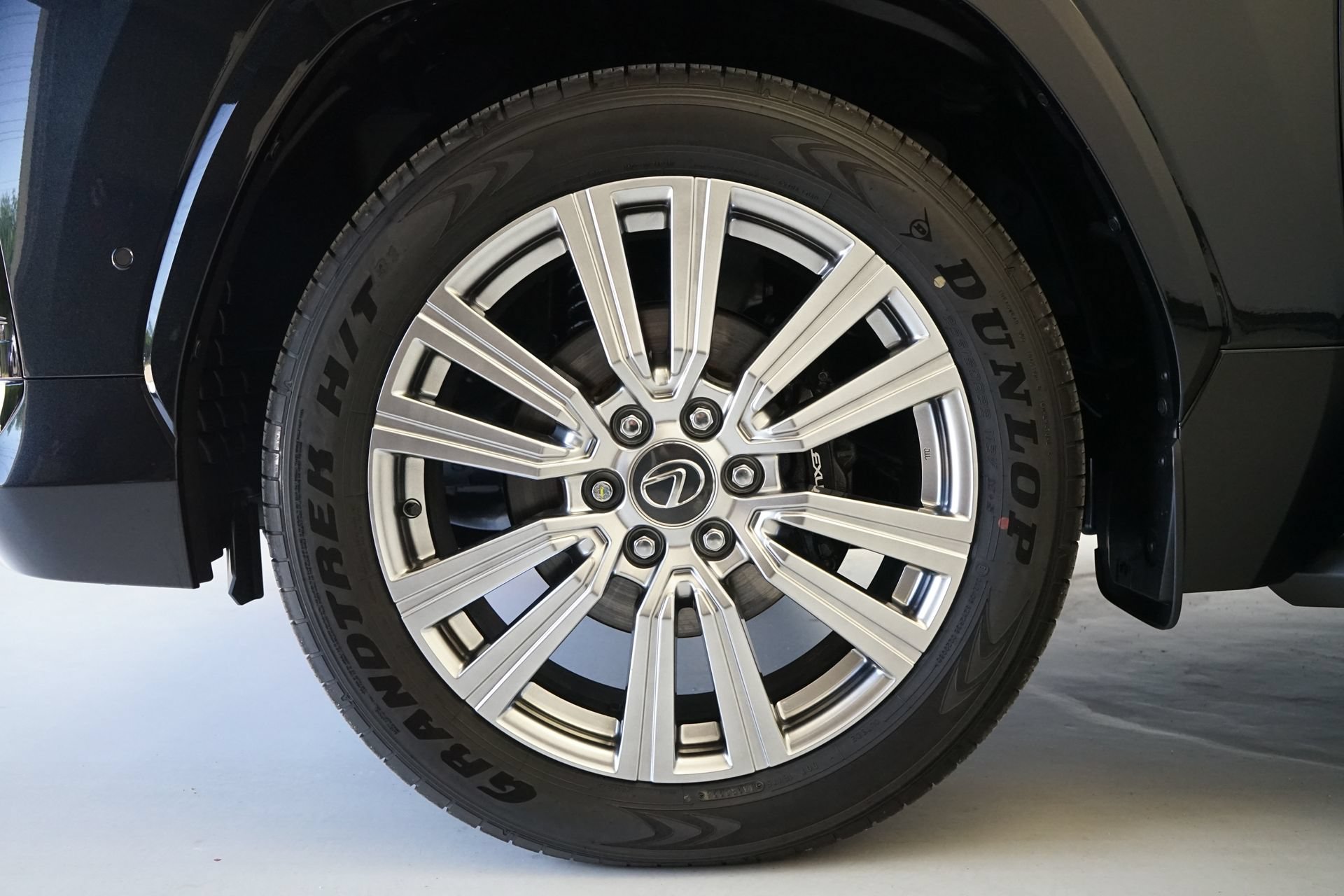 Used 2026 Lexus LX 700h Ultra Luxury w/ Accessory Package (Z1) AWD/4WD image 42
