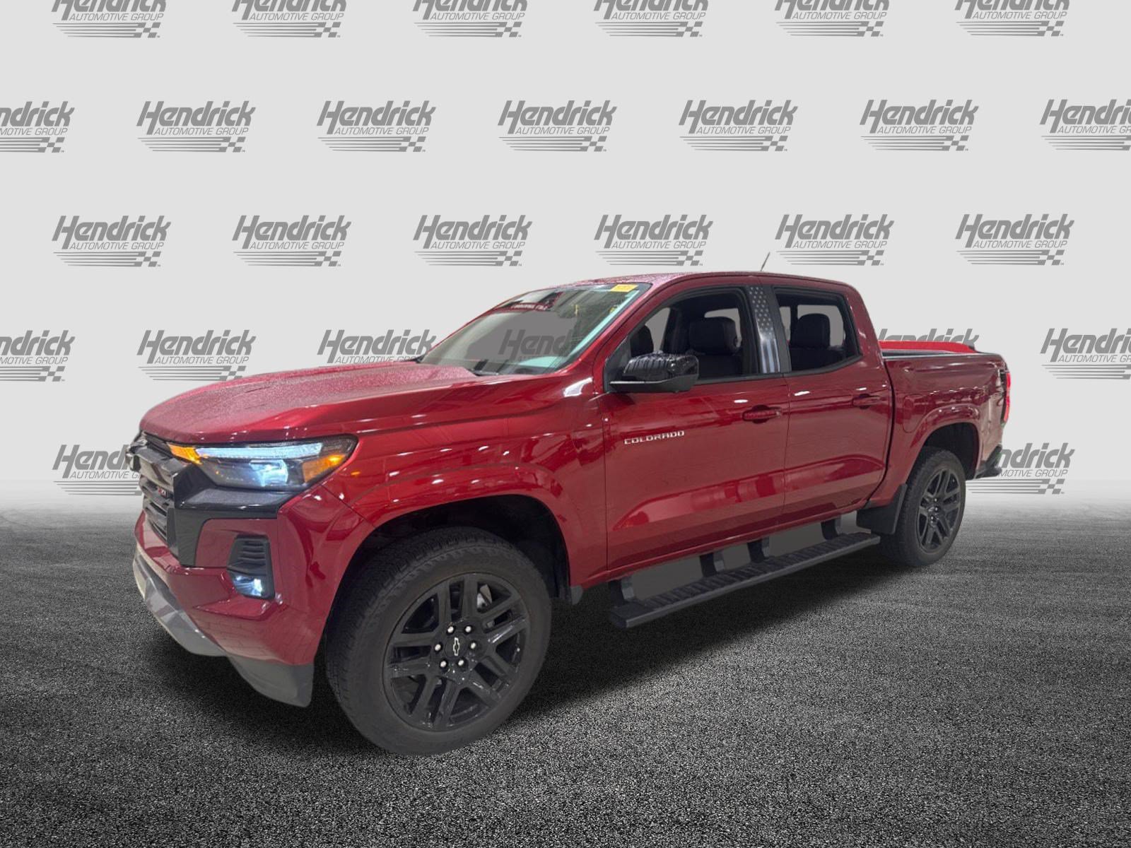 Used 2025 Chevrolet Colorado Z71 w/ Technology Package AWD/4WD image 39