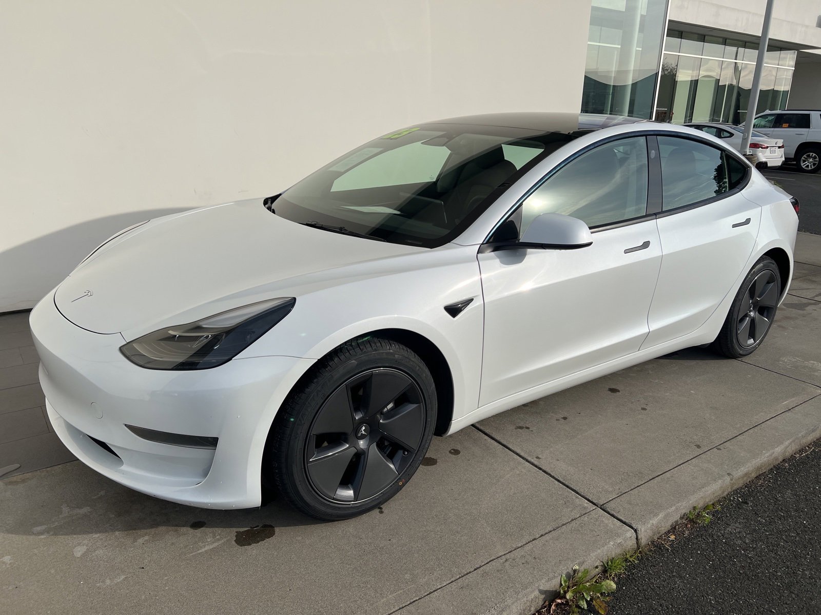 Used 2023 Tesla Model 3 Standard Range image 3